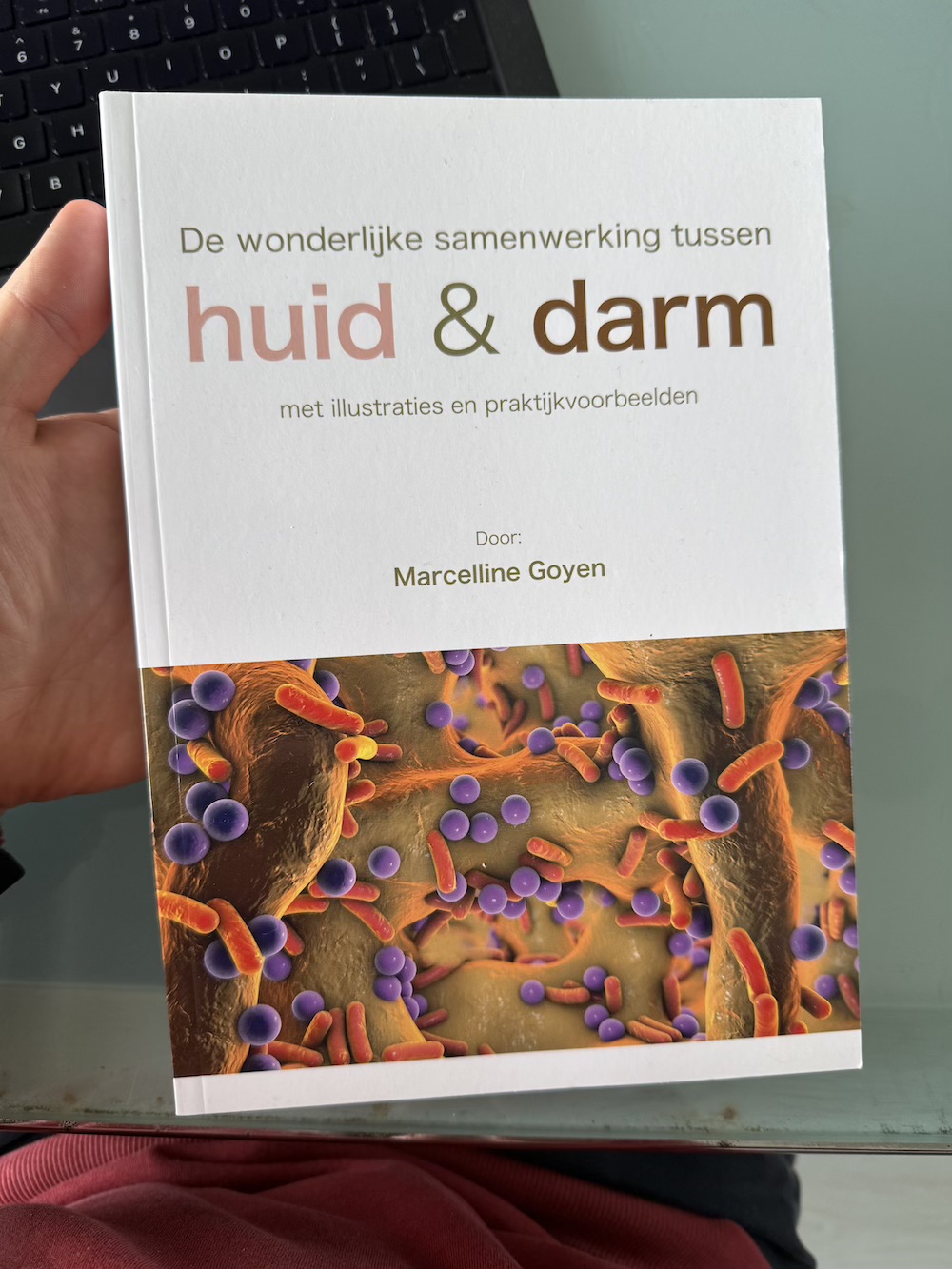 Boek over de darm-huid verbinding