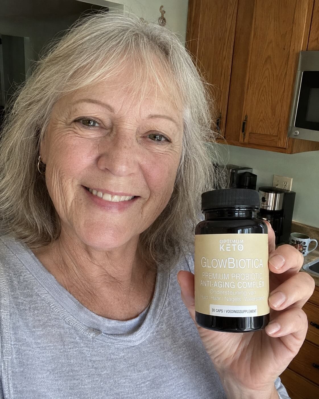 Vrouw met pot GlowBiotica