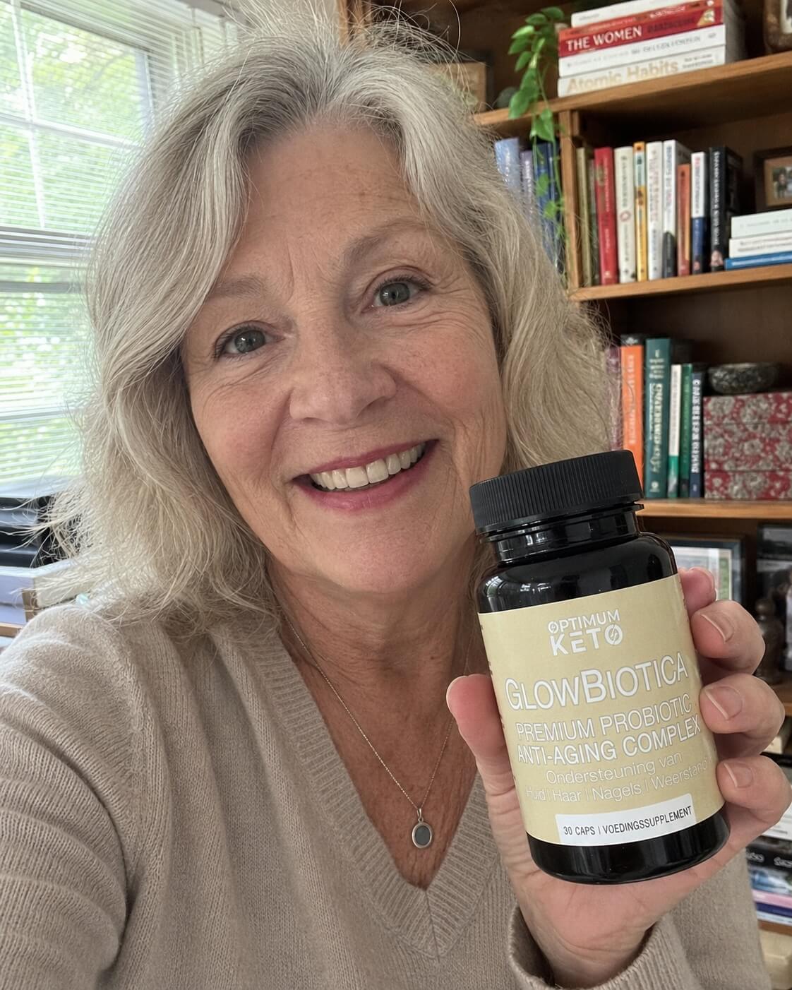 Vrouw met pot GlowBiotica