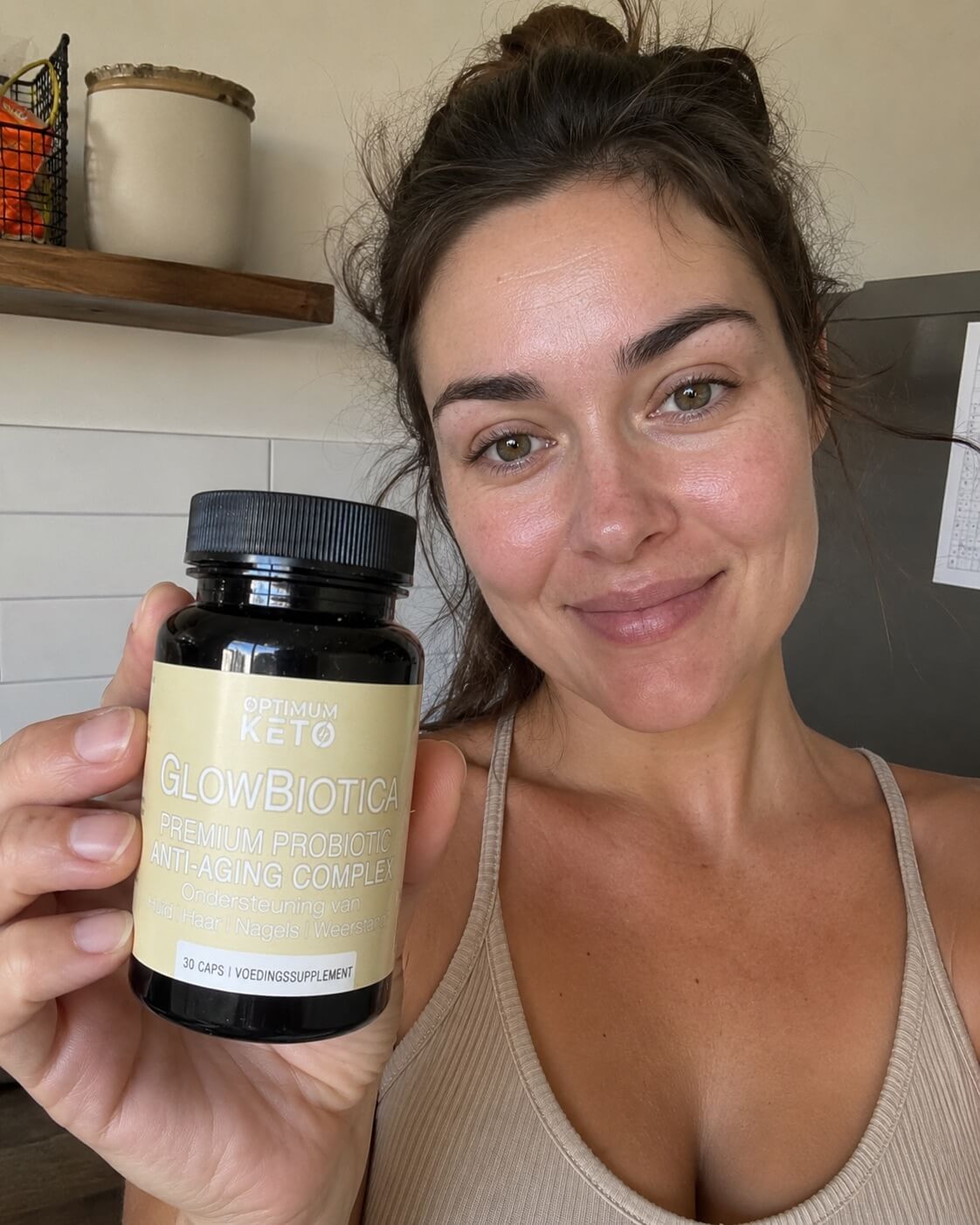 Vrouw met pot GlowBiotica