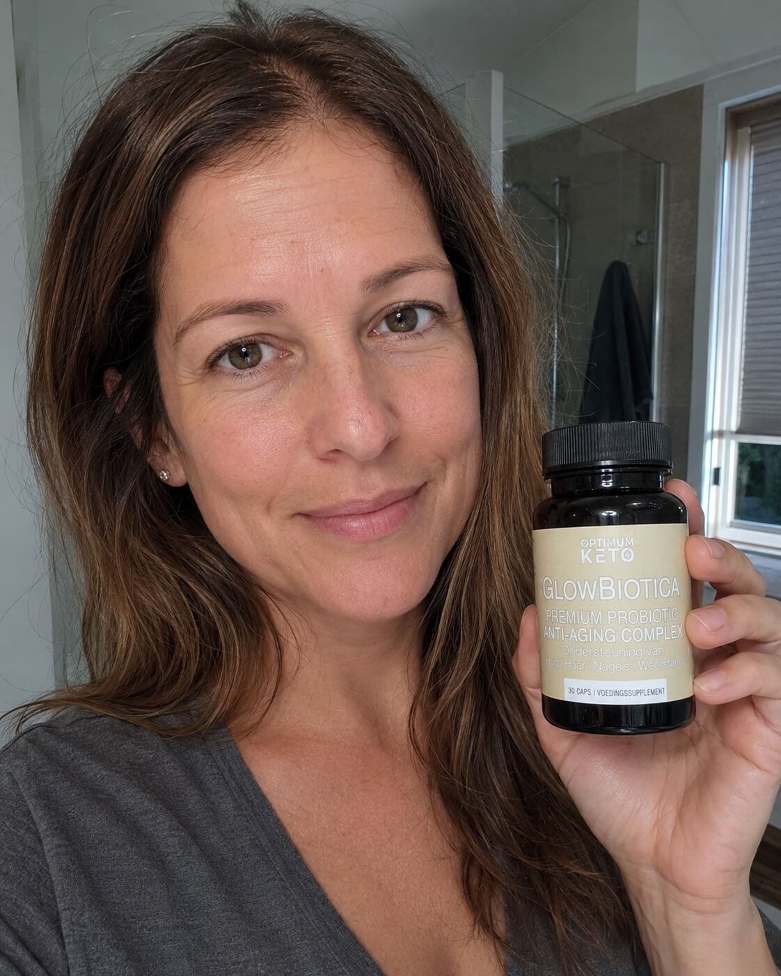 Vrouw met pot GlowBiotica