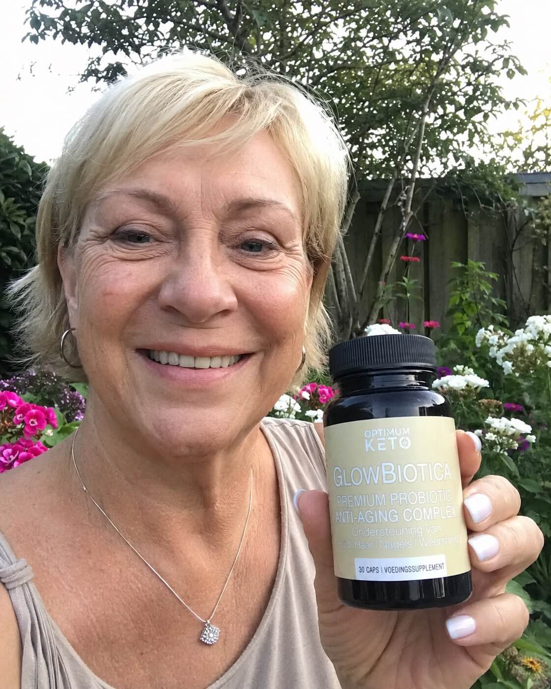 Vrouw met pot GlowBiotica
