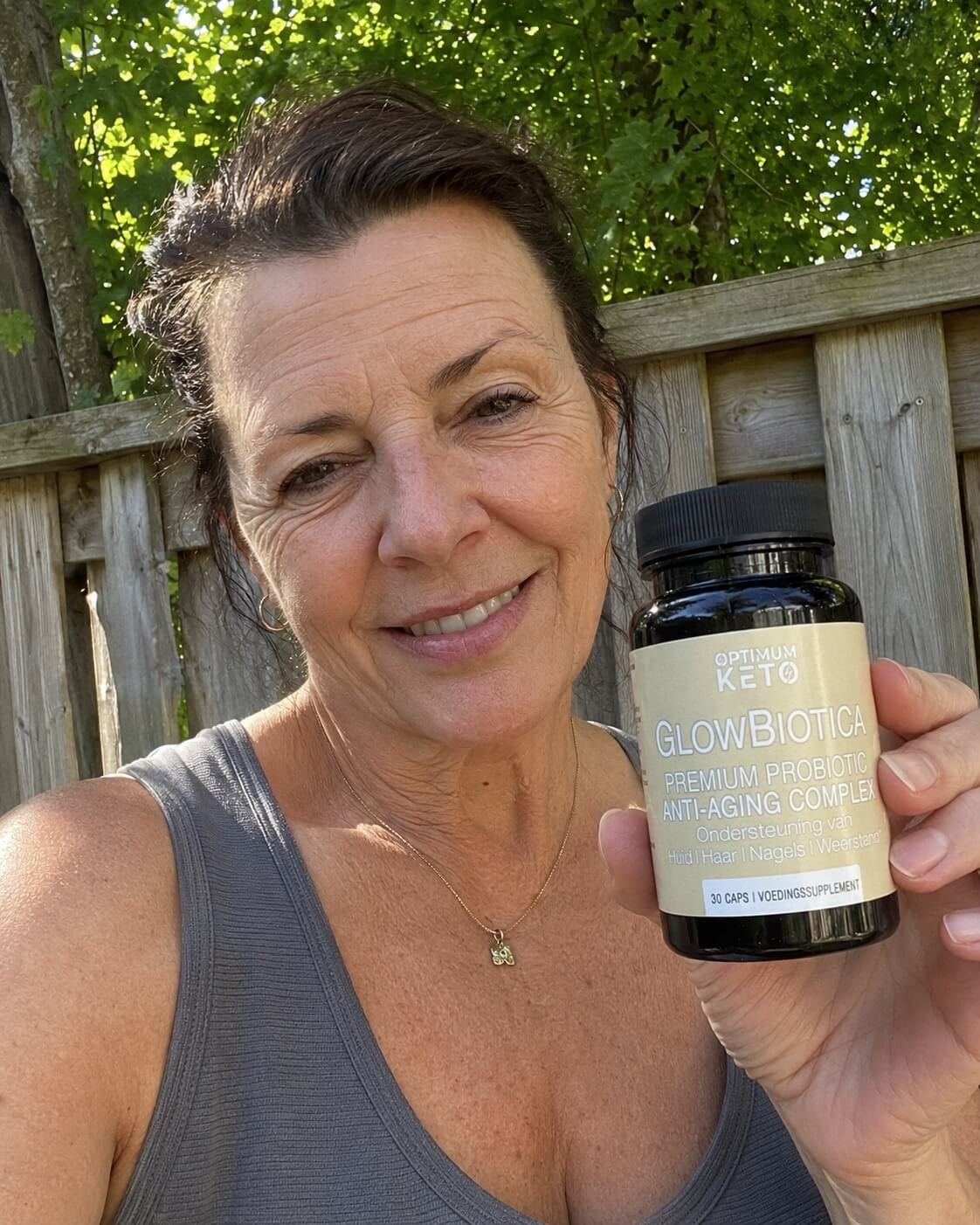 Vrouw met pot GlowBiotica
