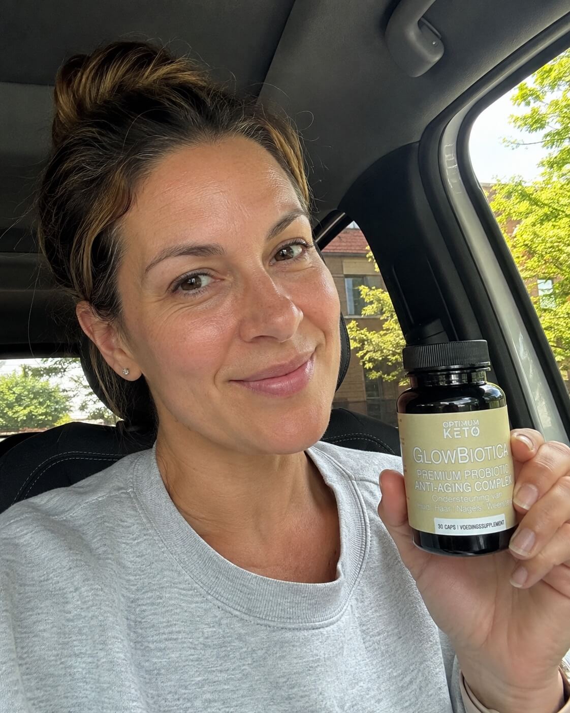 Vrouw met pot GlowBiotica